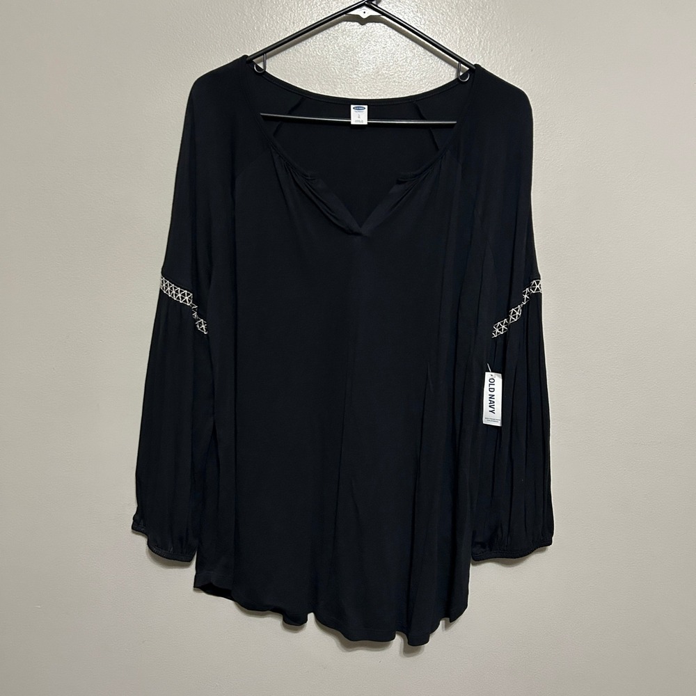 Old Navy Smocked Blouse Women L Black NEW Embroidered V-Neck Top
